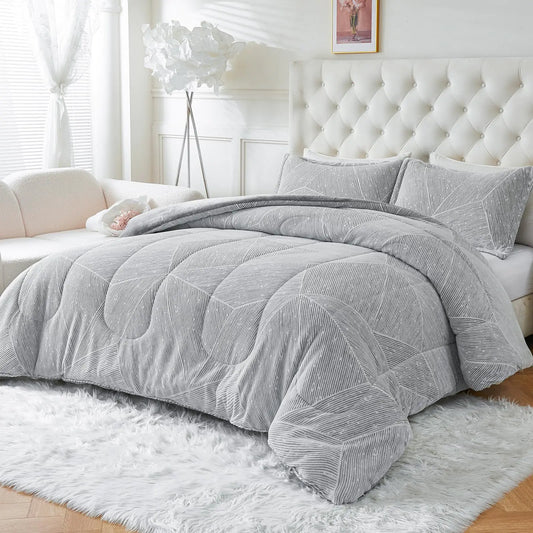 YIYEA Plush Faux Fur Queen Comforter Set